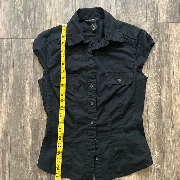 H&M Black Stretch Short Sleeves Fitted Buttoned Up Collared Shirt Casual Top 6 - Picture 8 of 9